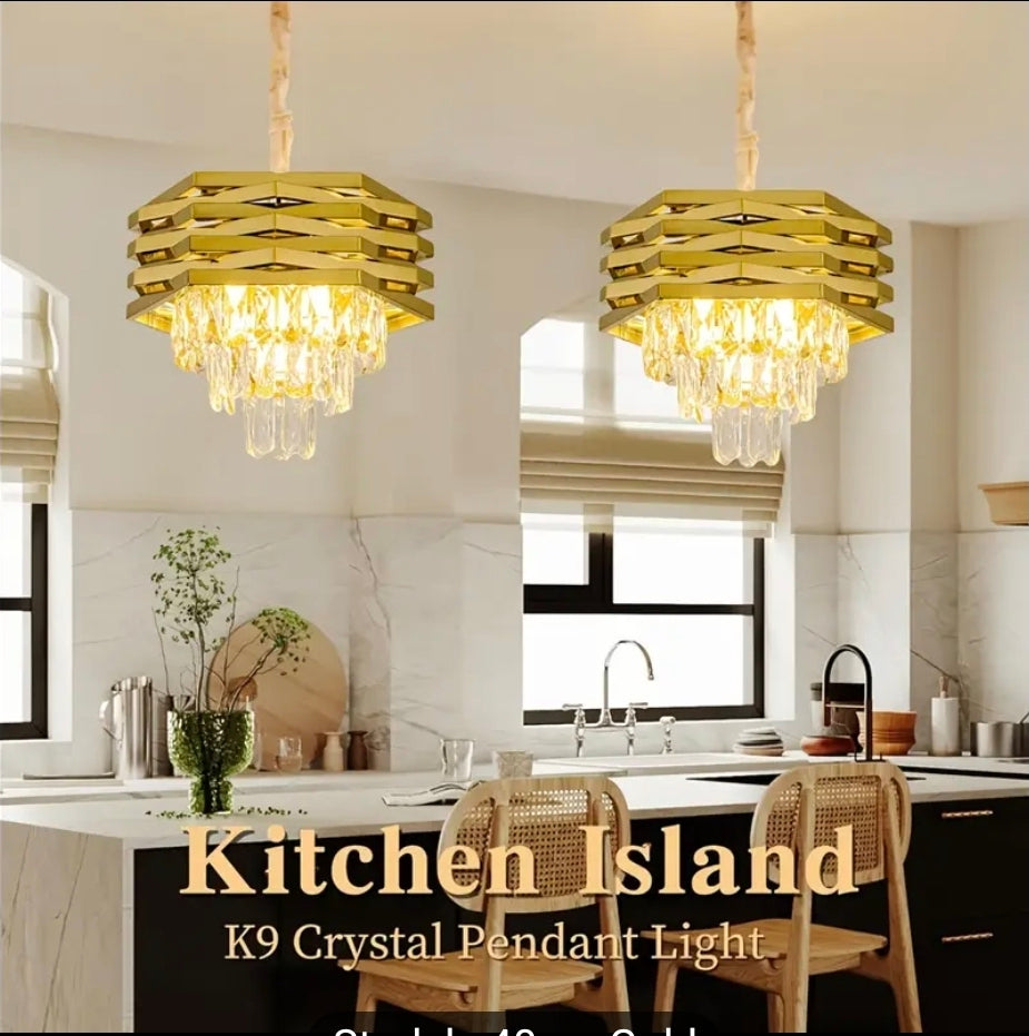 Stilfull Modern Ljuskrona i Guld med Kristall