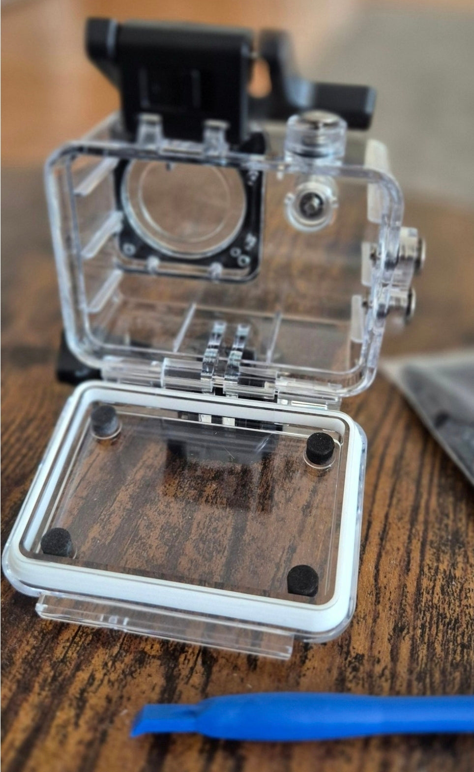 1080P HD champagnefärg actionkamera med Tillbehör – För alla dina äventyr