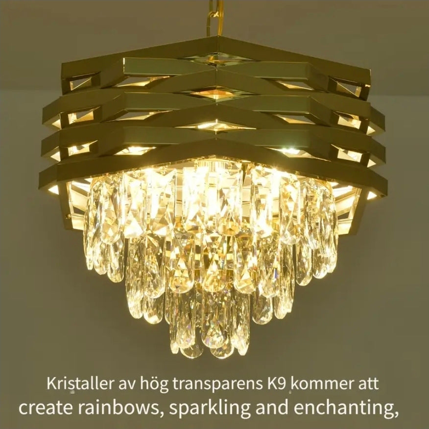 Stilfull Modern Ljuskrona i Guld med Kristall