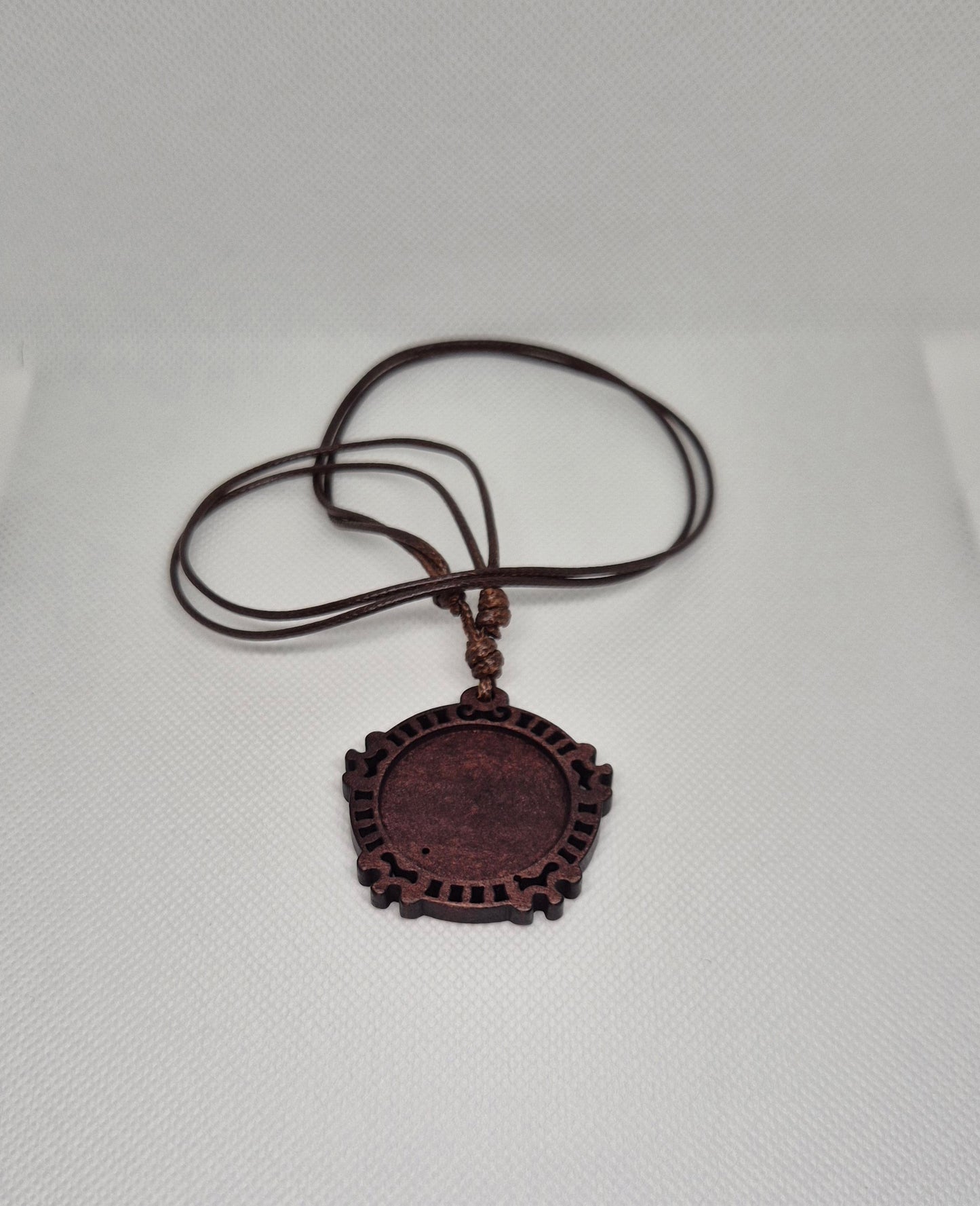 Personliga Trähalsband med Eget Tryck eller Gravyr – 1,5 tum